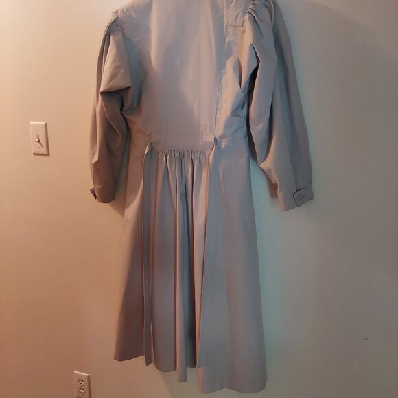Ladies raincoat - Picture 2 of 3